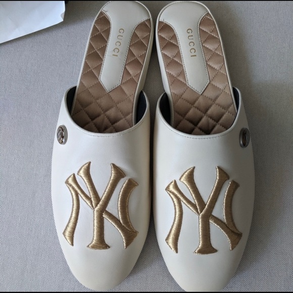 GUCCI Ivory Gold New York Yankees slides mules - Picture 2 of 7